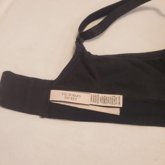 VICTORIA'S SECRET T-SHIRT LIGHTLY LINED WIRELESS RHINESTONE LOGO 38D BLACK - Picture 7 of 7